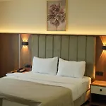Lion Otel