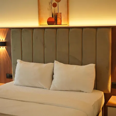 Lion Готель Бурса