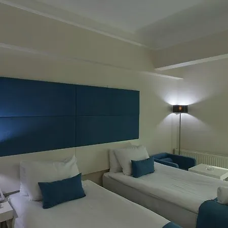 Lion Готель Бурса